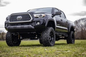 Toyota Tacoma Suspension Lift Kit - Rough Country - 6 Inch Lift Kit | Vertex - '16-'23